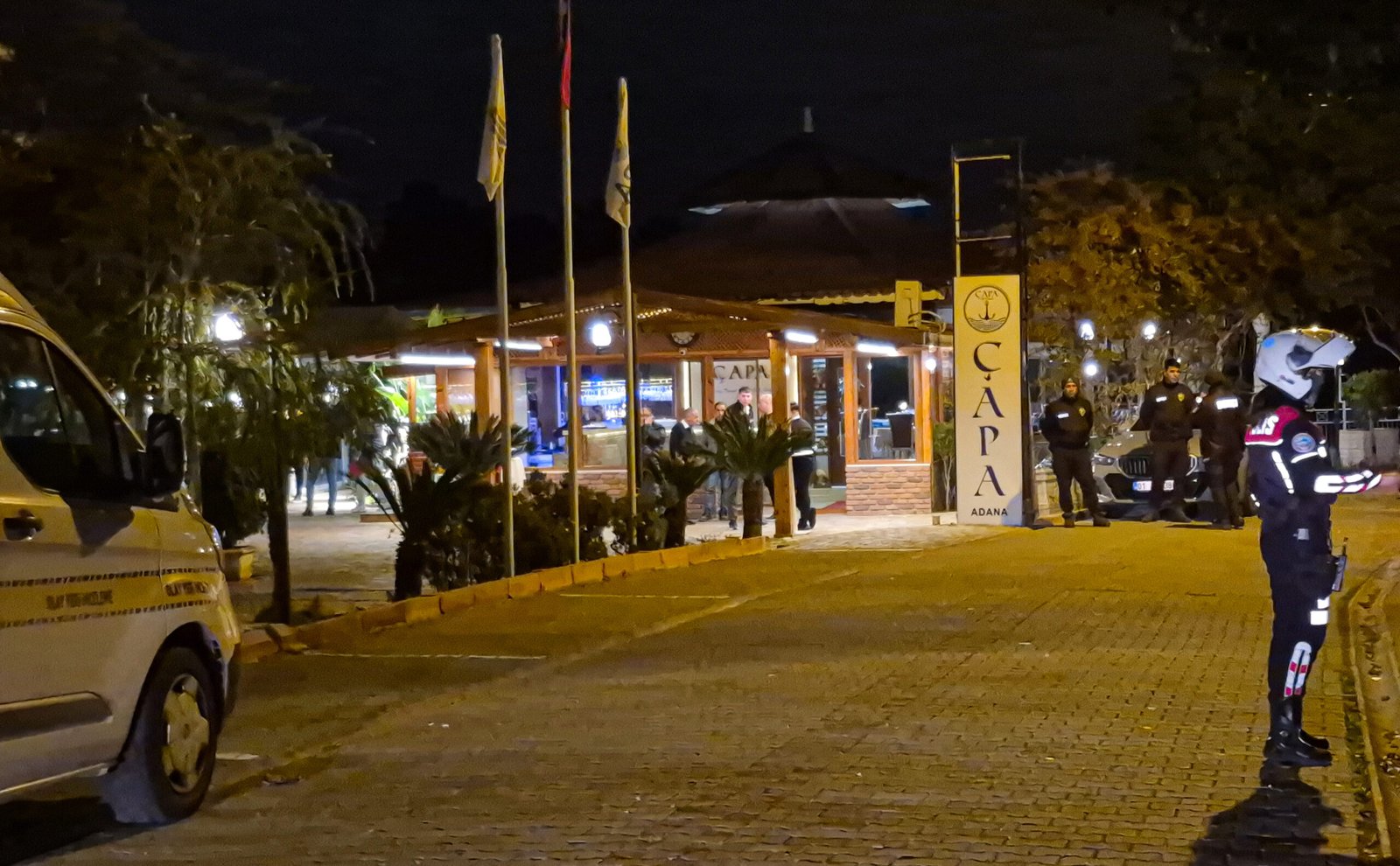 Restoranda silahlı çatışma: 1 ölü, 1 yaralı