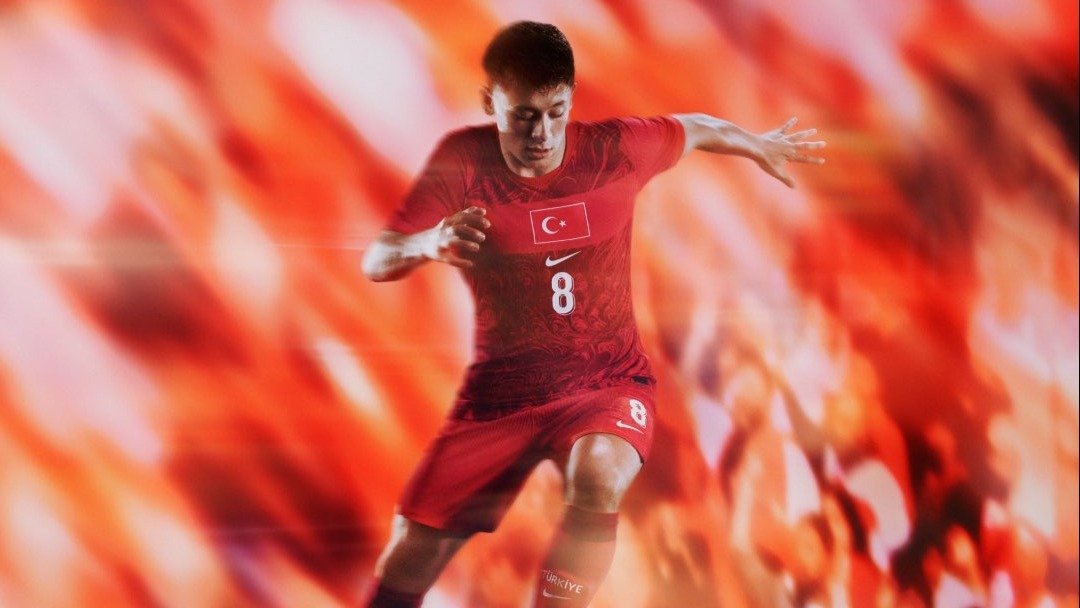 Türkiye’nin yeni formaları tanıtıldı, fiyatı da açıklandı