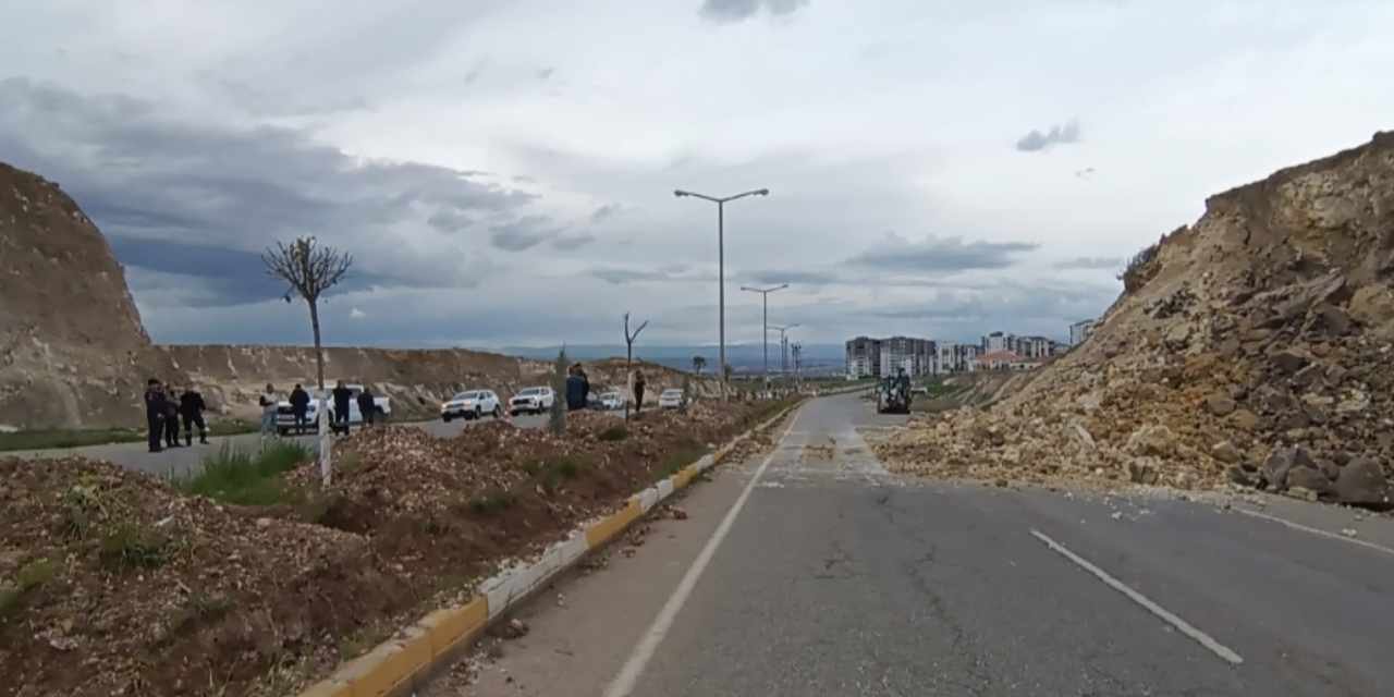 Batman’da üniversite yolunda heyelan!