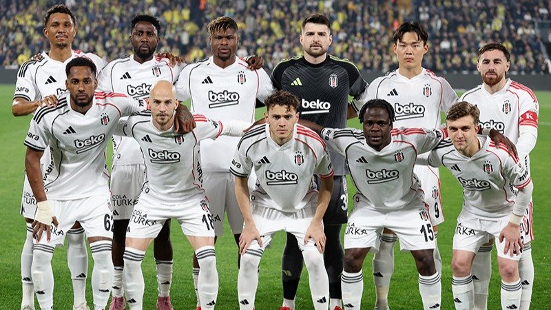 Beşiktaş’ta korkutan sakatlık. Kafa travması nedeniyle hastaneye götürüldü