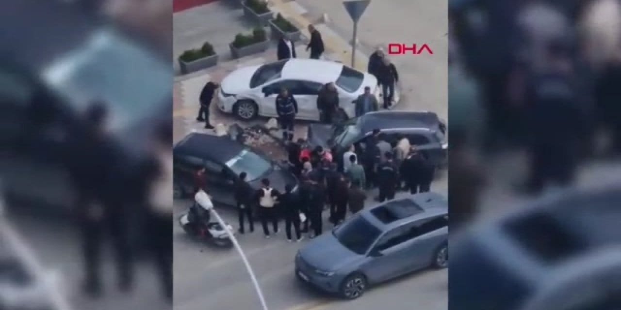 Direksiyon kontrolünü kaybetti sokağı birbirine kattı