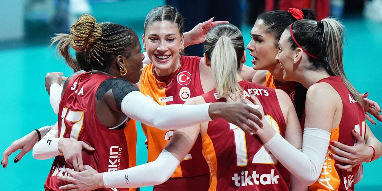 Dursun Özbek ve Fatih Terim beraber izledi: Galatasaray Avrupa’da şampiyon oldu