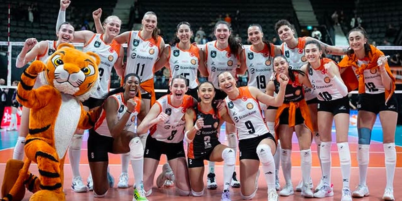 Eczacıbaşı seriye galibiyetle başladı