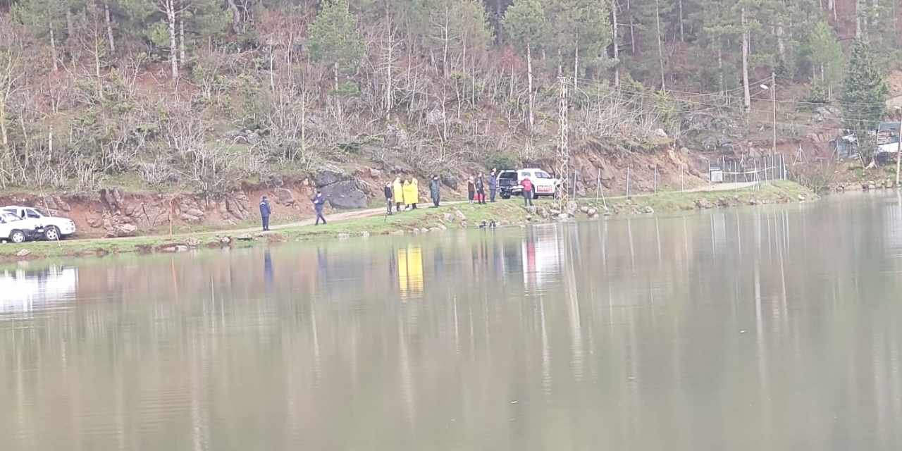 Emekli polis memuru balık tutmak için gittiği gölette boğuldu