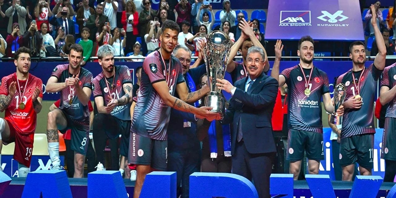 Galatasaray’ı yenip 16 yıl sonra şampiyon oldular