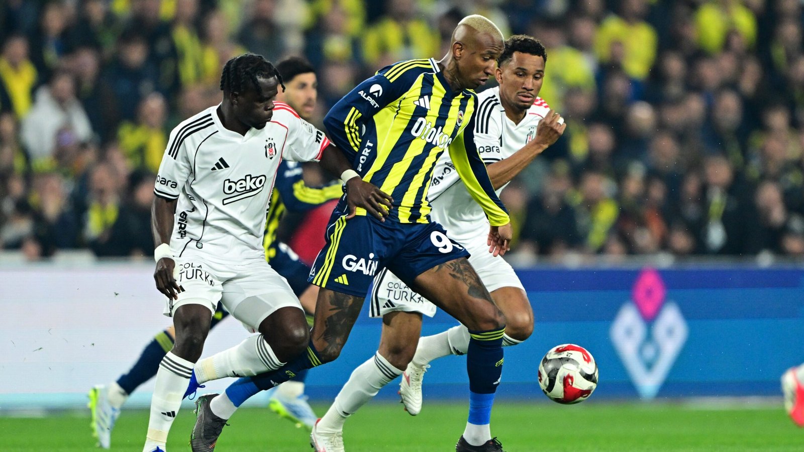 Gol, 90+11’de geldi. Fenerbahçe, Beşiktaş’ı mağlup etti
