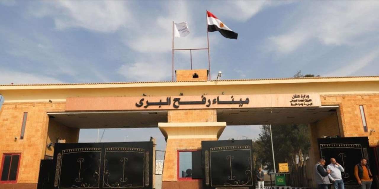 İsrail Gazze’deki Refah Sınır Kapısı’nı geçişlere kapattı!