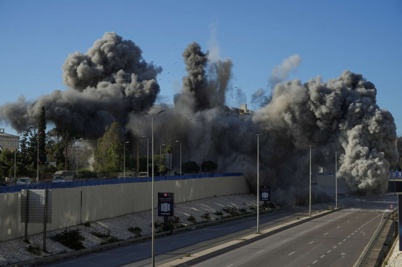 Lübnan’da İsrail saldırıları devam ediyor. Can kaybı bin 368’e yükseldi