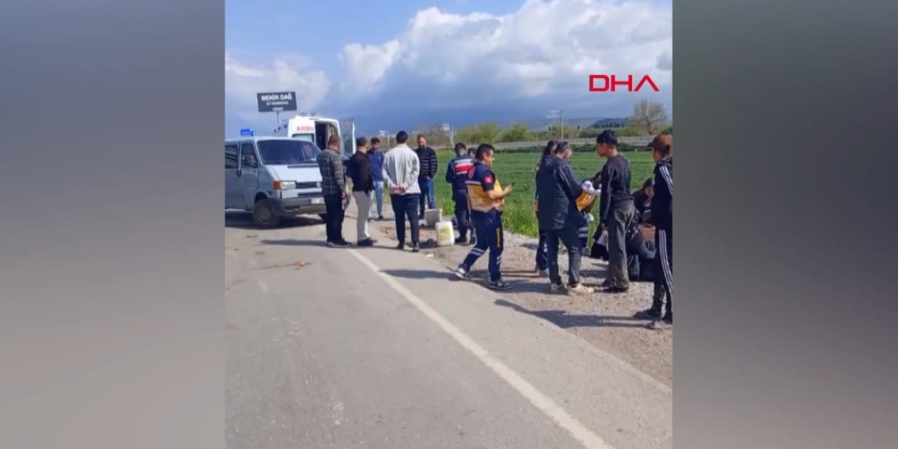 Osmaniye’de korkutan kaza! İşçi servisi ile minibüs çarpıştı: 3 yaralı