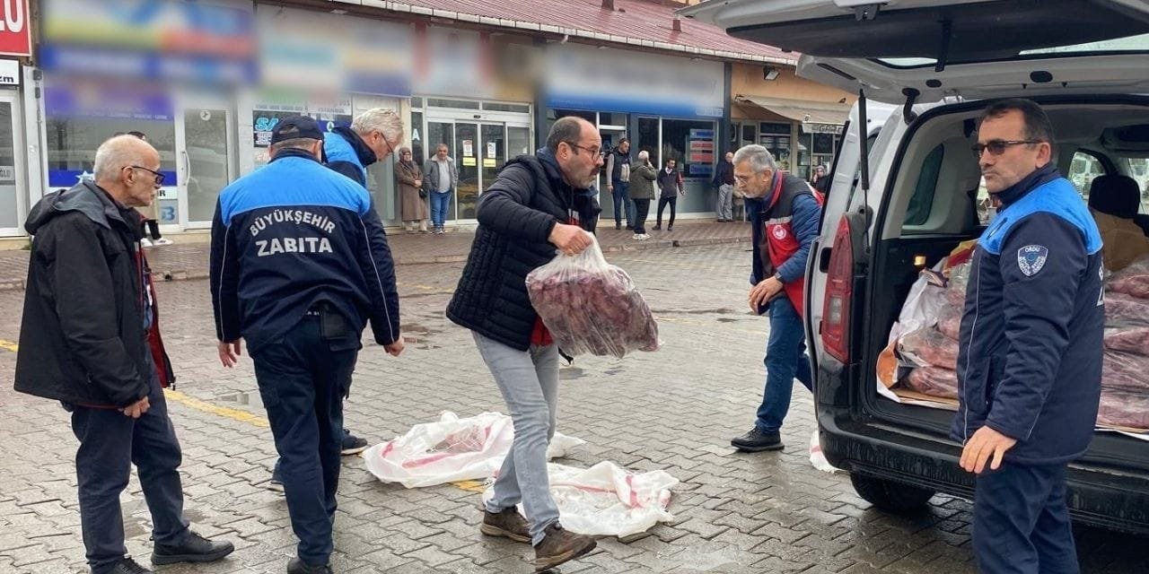 Otogarda 200 kilo kaçak et el geçirildi