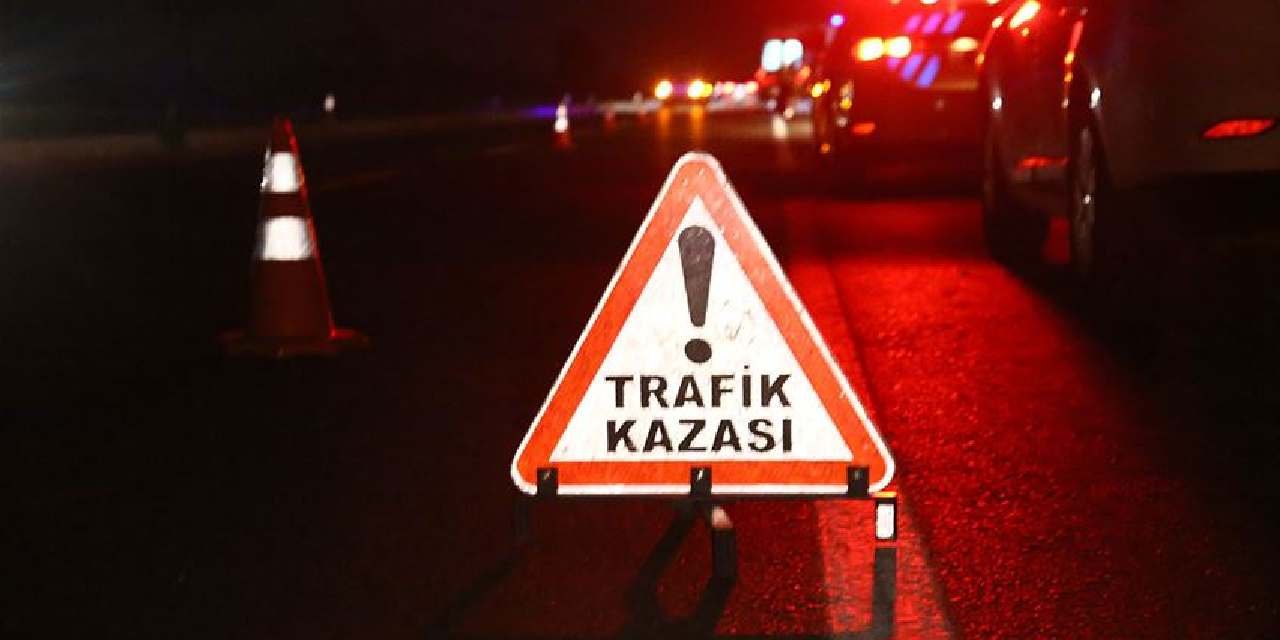 Sivas’ta kontrolden çıkan araç şarampole devrildi: Yaralılar var