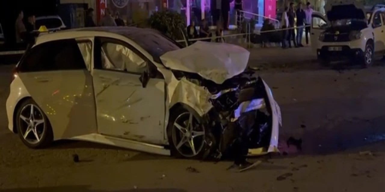 Adana’da 3 araç birbirine girdi: 1 ölü 4 yaralı