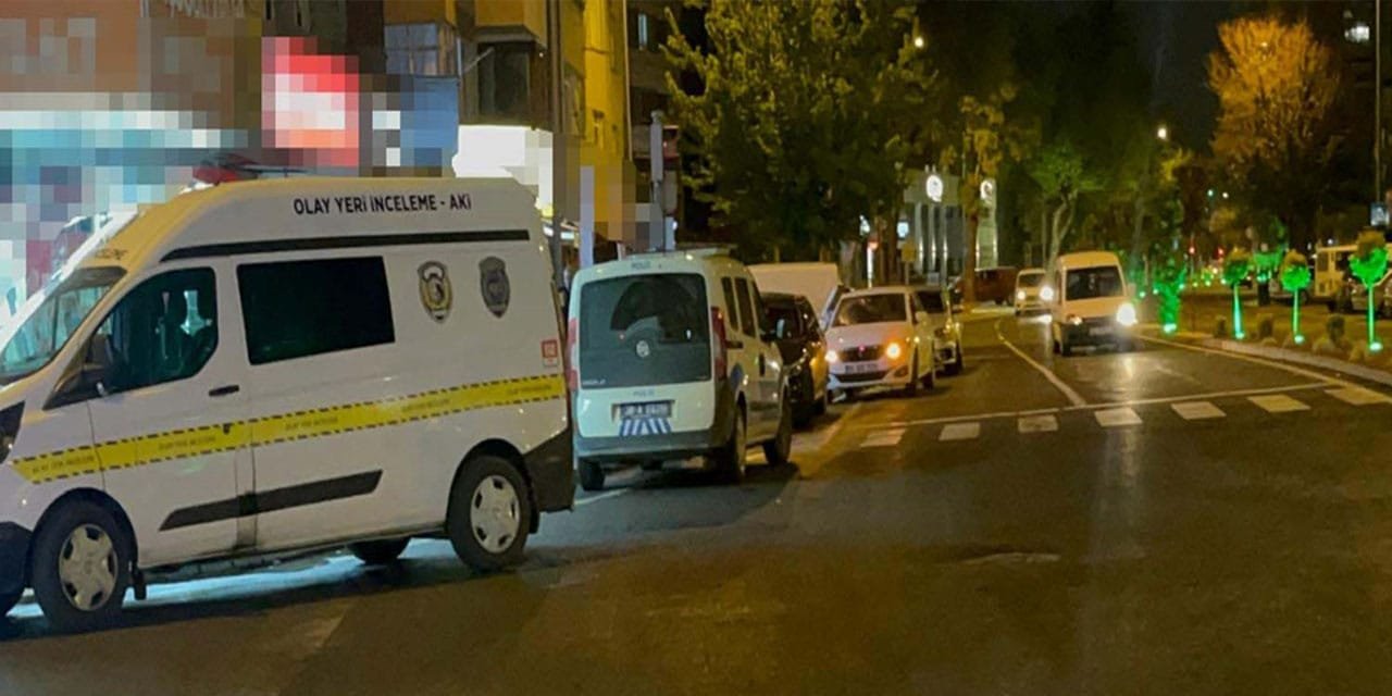 Cadde üzerinde gördüğü husumetlisini bıçakladı!