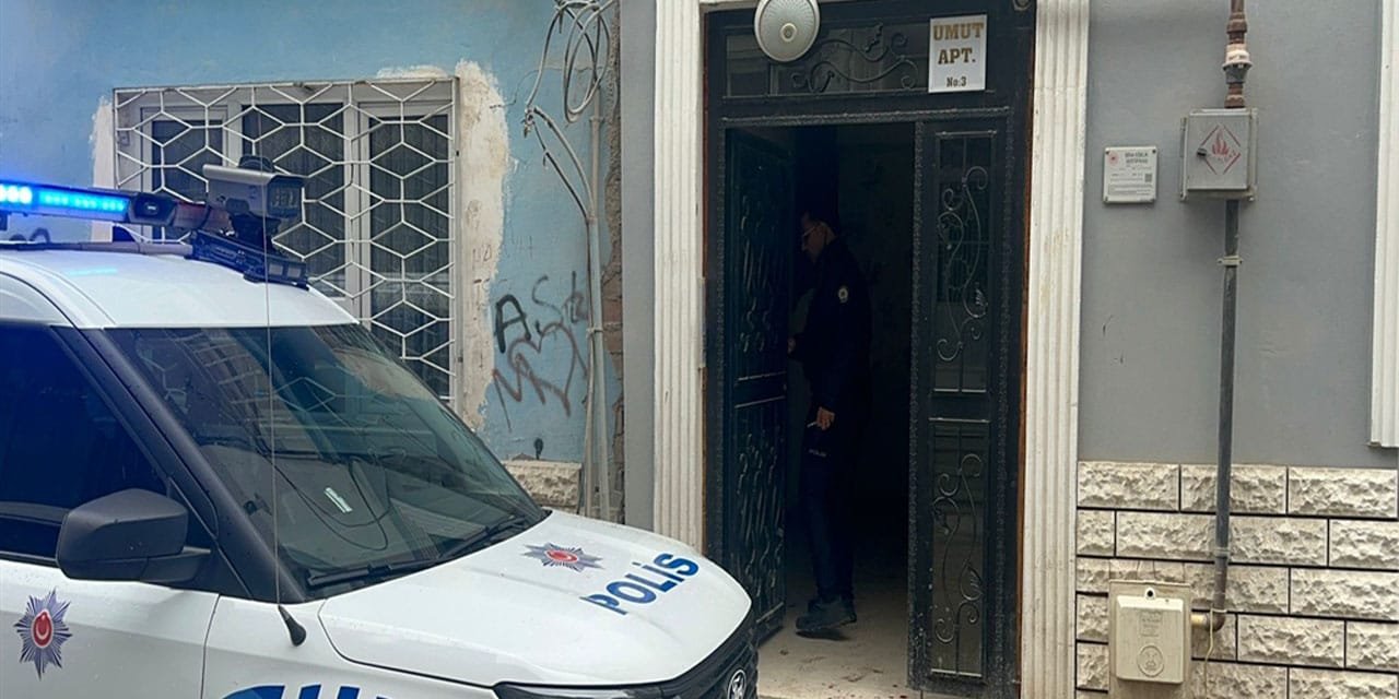 Genç kadın evinde kurşunların hedefi oldu!