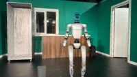 İnsansı robot tiyatro sahnesine çıkıyor