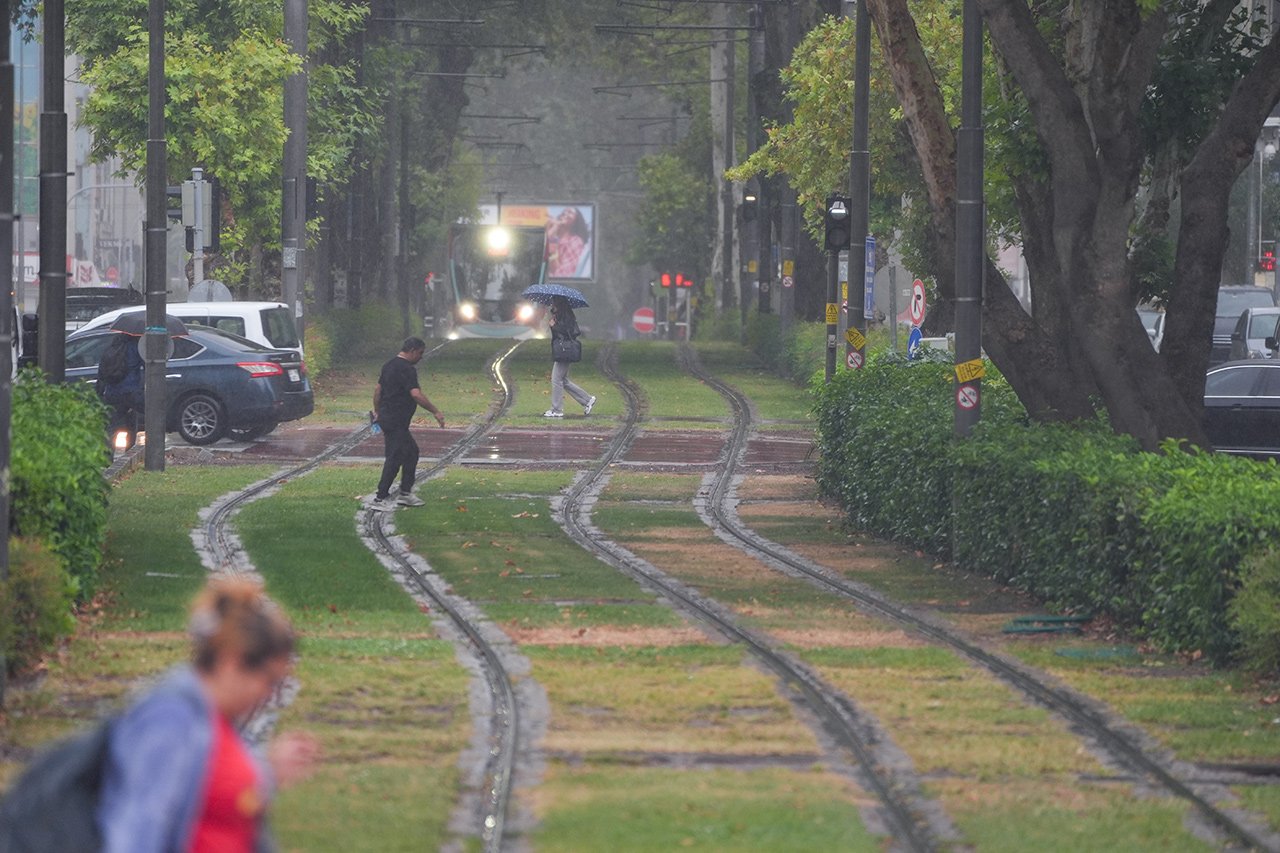 İstanbul ve İzmir’de hava ısınıyor: Sıcaklık 25 dereceyi aşacak ama öğleden sonraya dikkat