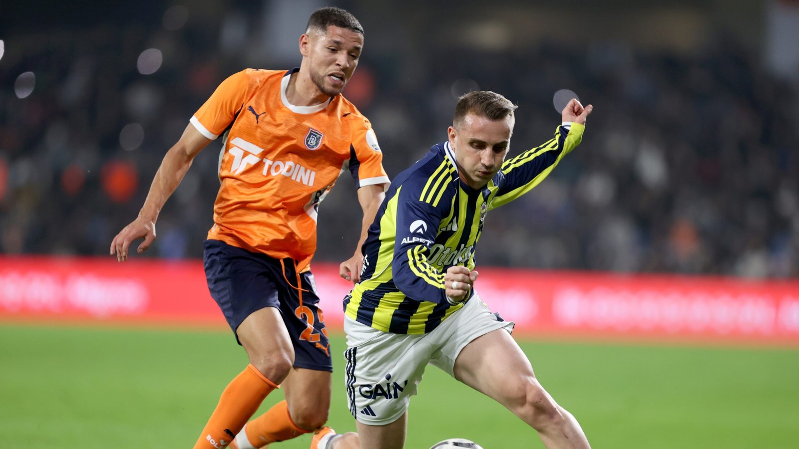 Süper Lig heyecanı. Fenerbahçe-Başakşehir maçı